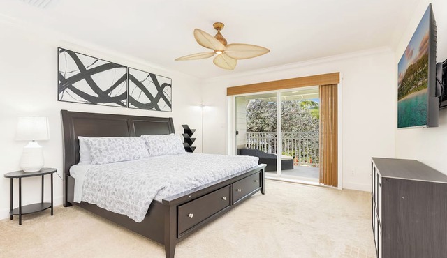Luxury 2 Story Ko Olina Retreat with Resort Amenities Near Lagoons