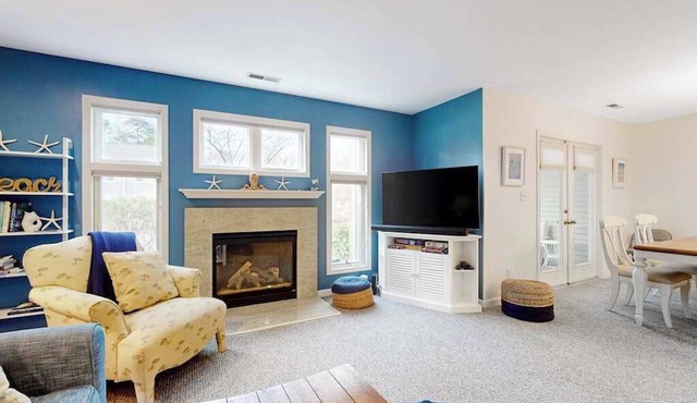 Sea Colony Tennis townhome with water view, 3-season room, pools, beach in Bethany Beach