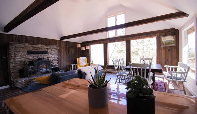 Mountain Cabin Bordering State Park. Hiking, Private. Special Place, Great View! in Duxbury