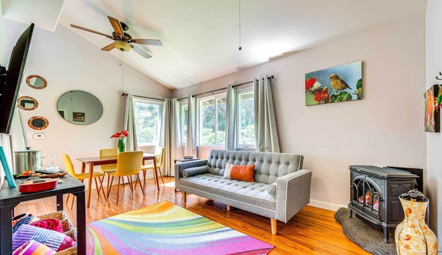 Rainforest Retreat w/Hot Tub: Mins to Nat'l Park!