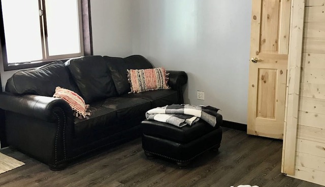 Monarch Hideaway - Modern cabin 5 miles to slopes! in Salida