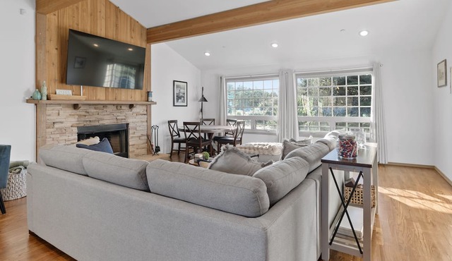 Bandon Beach and Golf Retreat, plus pet friendly. in Bandon