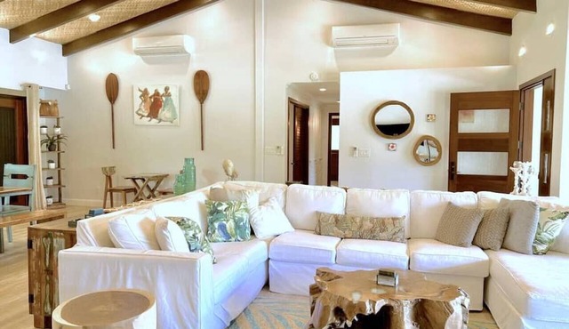 New Listing Tropical 7 bedroom Villa with Pool/AC