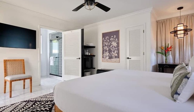 Elegant Puakenikeni Suite- Historic & Ground Floor in Wailuku