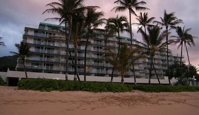 BEACHFRONT Condo OCEANVIEW -Quiet, SANDY Beach -Snorkeling, Free Parking, Extras