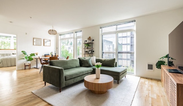 One bedroom Central District Apartment in Seattle