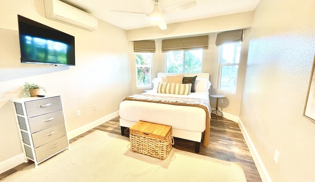 Hakalau, Hilo- Big Island Luxury - 3000+ SqFt. 4 Bed 4 Bath. Beach Close. in Hakalau