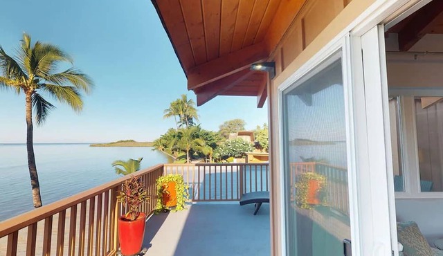 Spacious Suite at Hotel Molokai! Ocean Front Suite with Balcony, Outdoor Pool! in Kaunakakai