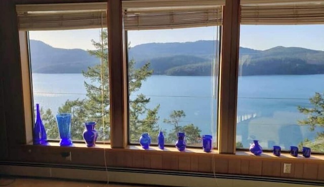 Waterfront View Rosario Sleeps 10- in Eastsound