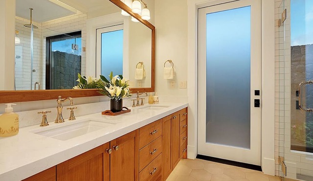Perfection in Poipu: Brand new luxury home, ocean views, pool+spa