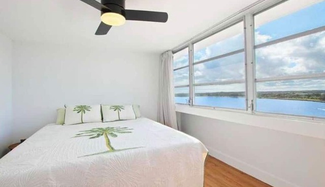 Penthouse Paradise 2 Bedroom Apartment on the water, overlooking Hilo Bay! in Hilo