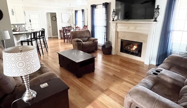 Three bedroom house in Oxford just minutes from Choccolocco Park and Talladega in Oxford