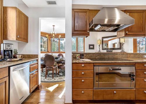 323 Beaver Creek Lodge in Avon