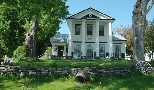 McIndoe Falls Inn in McIndoe Falls
