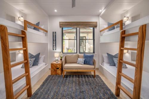 4 Bedroom Kauai Villa with stunning views, private pool & spa in Koloa