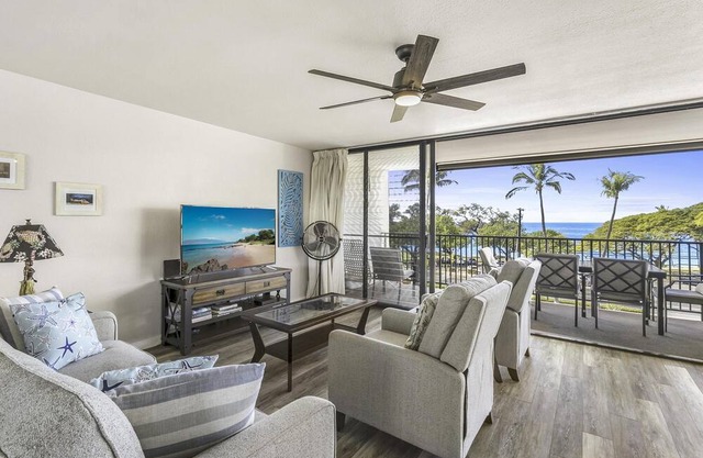 Maui Parkshore 414, Beautiful Remodel, Center Cut Top Floor, Amazing Ocean Views in Kihei