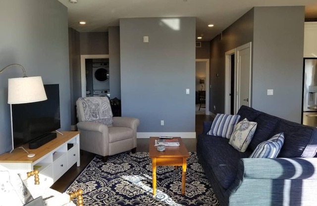 Park 402: Beautiful Condo Right Downtown in Traverse City